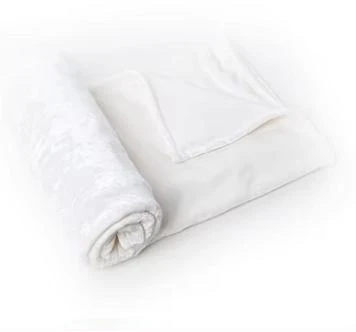 Manta de franela blanca